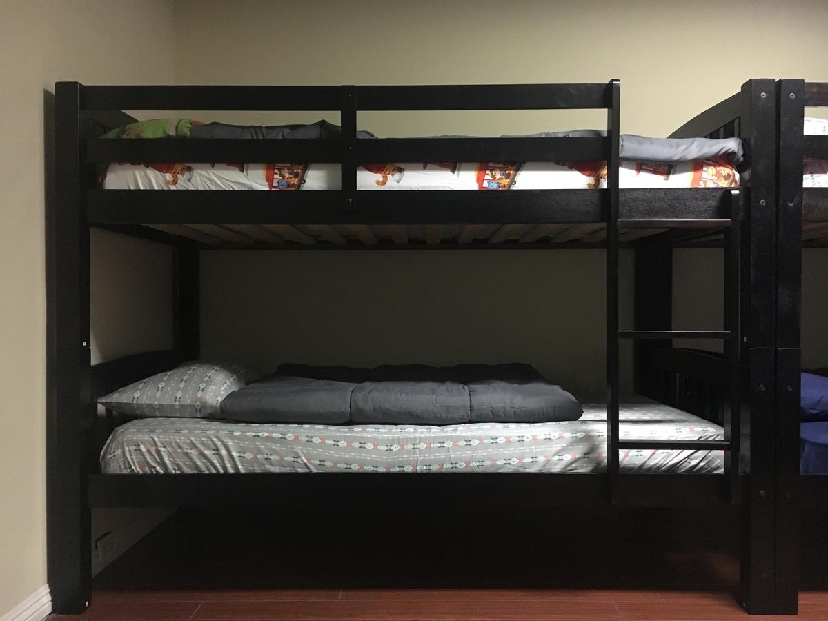 Monsoon Family Inc Hostel Los Angeles