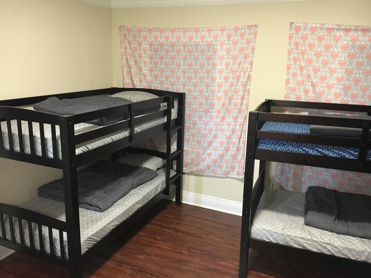 Hostel Monsoon Family Inc Los Angeles
